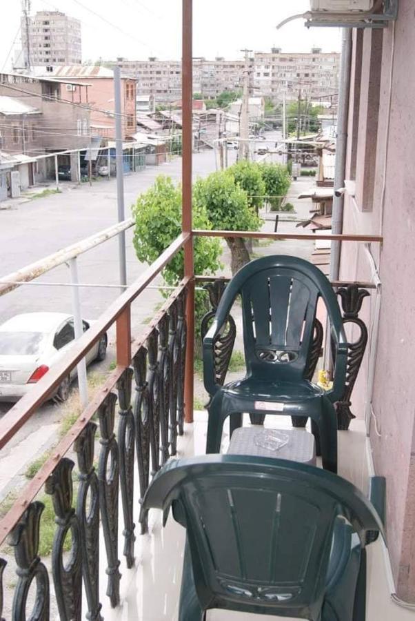 Bonjour House Hotel เยเรวาน ภายนอก รูปภาพ