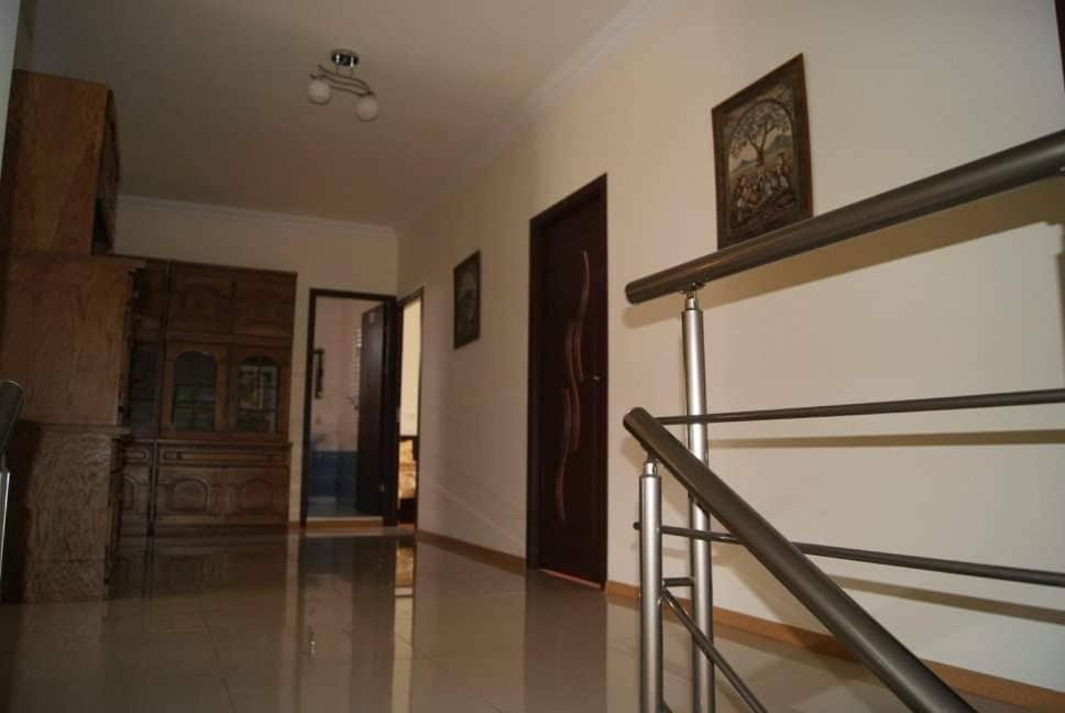 Bonjour House Hotel เยเรวาน ภายนอก รูปภาพ